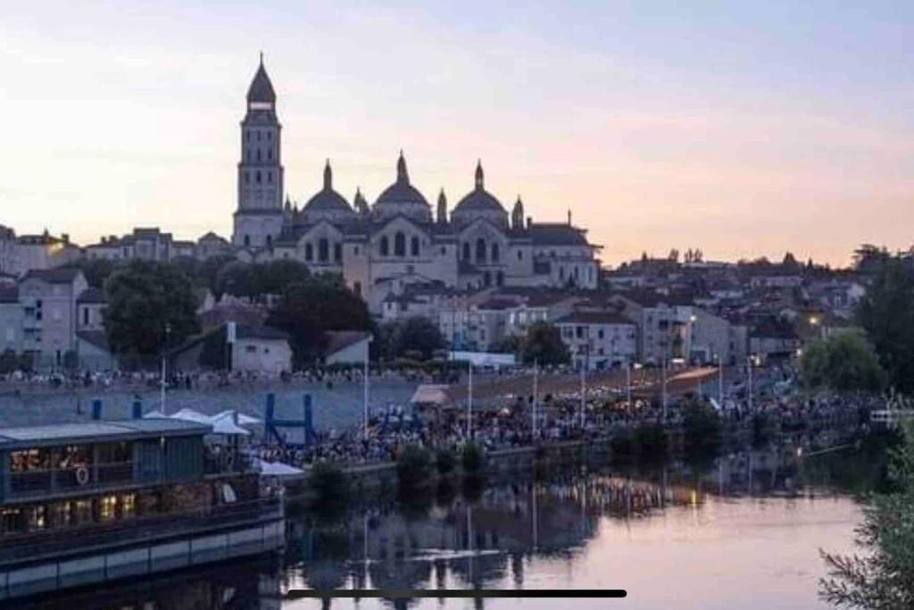 Balcon Sur La Riviere Apartment Perigueux Bagian luar foto