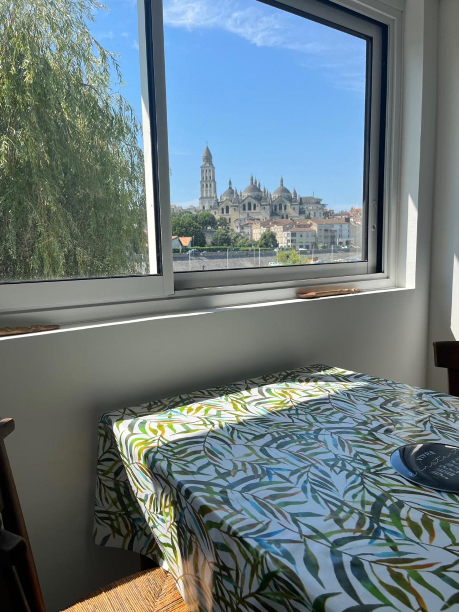 Balcon Sur La Riviere Apartment Perigueux Bagian luar foto
